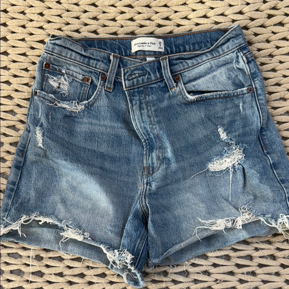 Abercrombie & Fitch Distressed high rise curve love 4” Denim Shorts